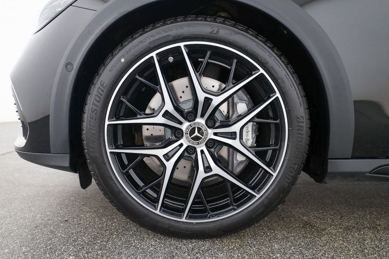 Mercedes-Benz E 300 de 4MATIC T-Modell All-Terrain mit EQ Hybrid Night — photo 21