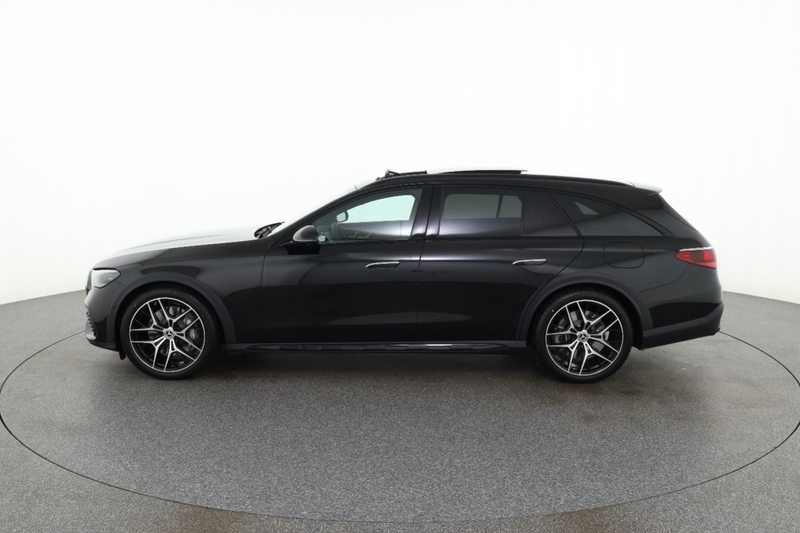 Mercedes-Benz E 300 de 4MATIC T-Modell All-Terrain mit EQ Hybrid Night — photo 5
