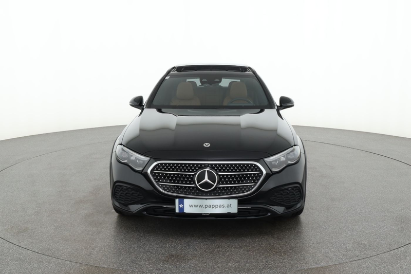 Mercedes-Benz E 300 de 4MATIC T-Modell All-Terrain mit EQ Hybrid Night — photo 4