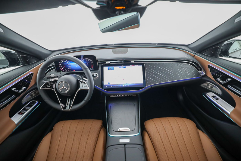 Mercedes-Benz E 300 de 4MATIC T-Modell All-Terrain mit EQ Hybrid Night — photo 10