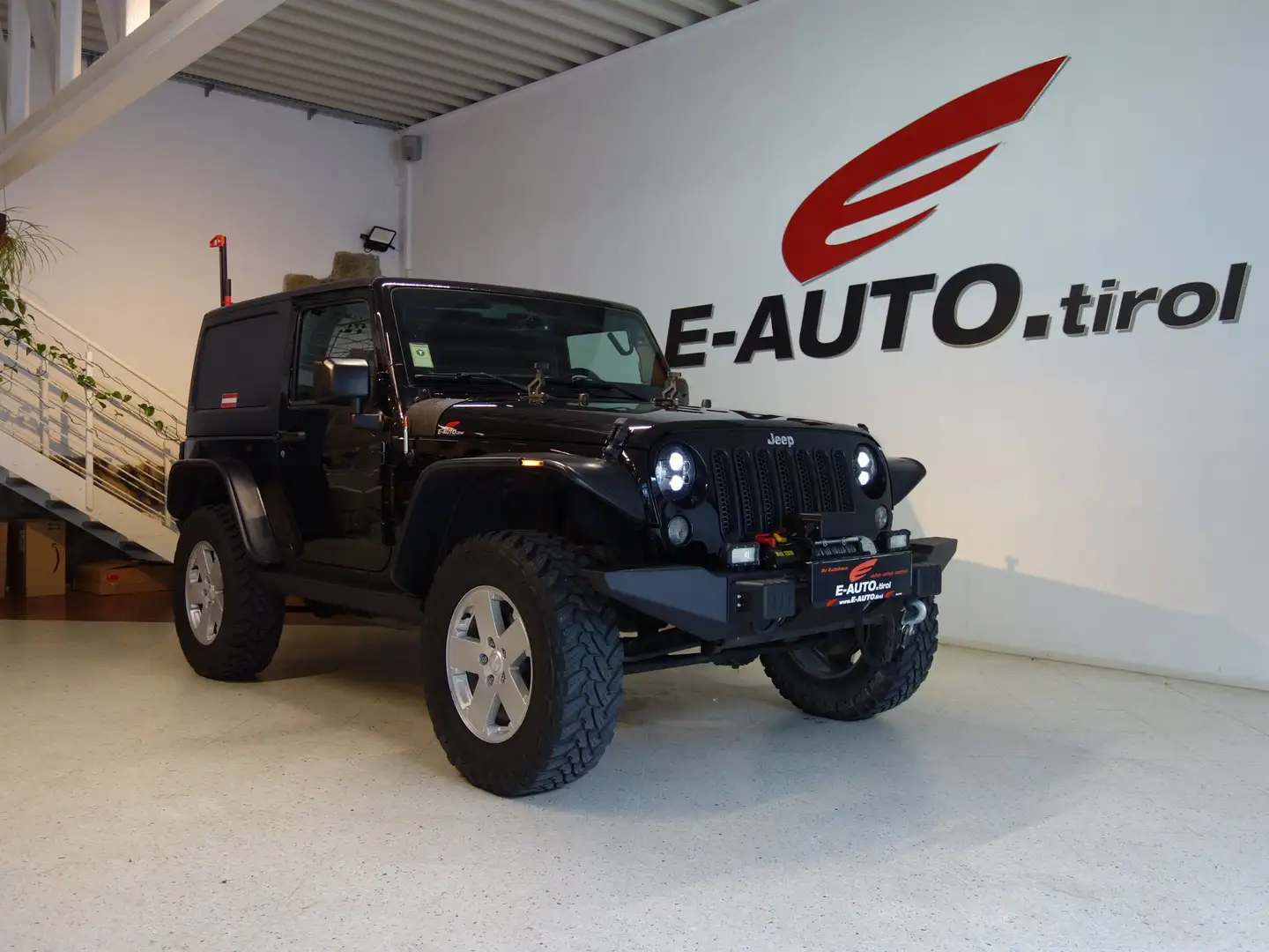 Jeep Wrangler Sport 2,8 CRD Aut. *N1G *TYPISIERT *WINDE *FAHRWE Schwarz - 1