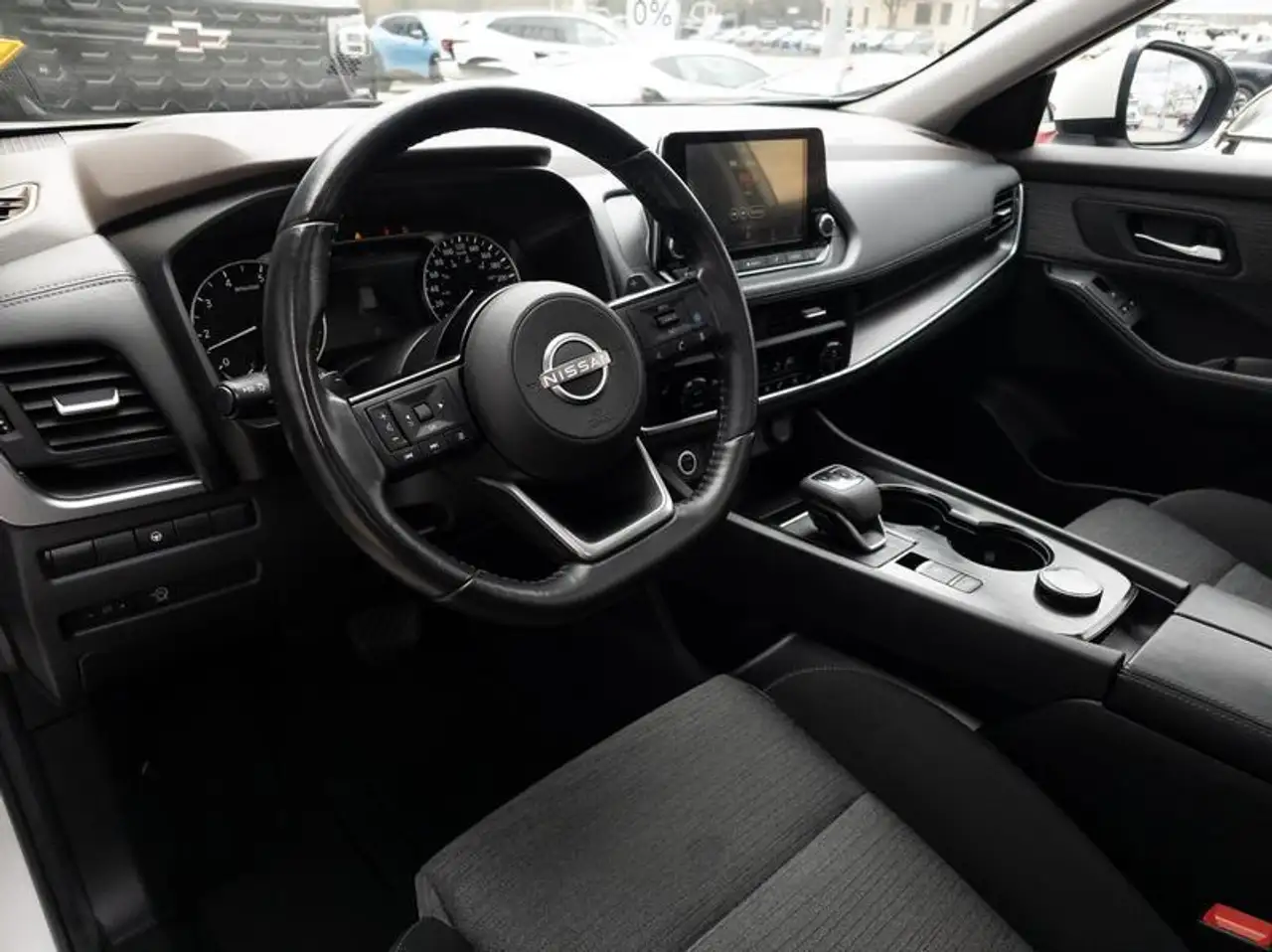 Nissan Rogue снимка Nissan Rogue