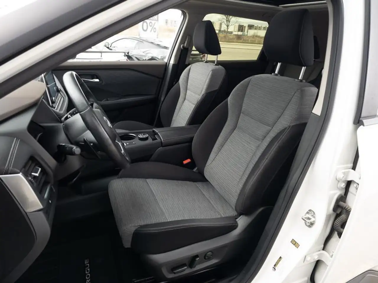 Nissan Rogue снимка Nissan Rogue