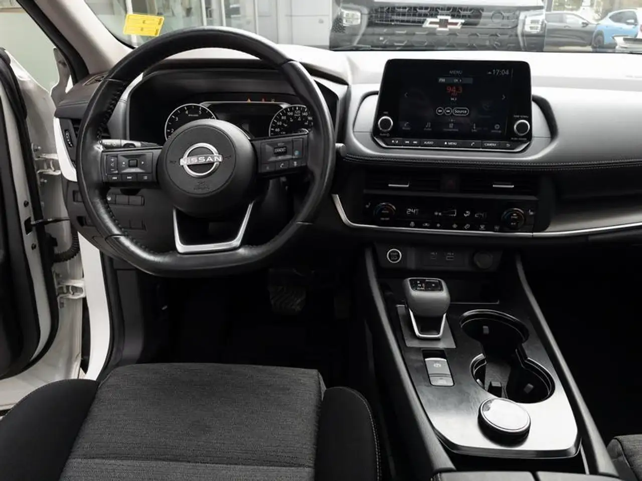 Nissan Rogue снимка Nissan Rogue