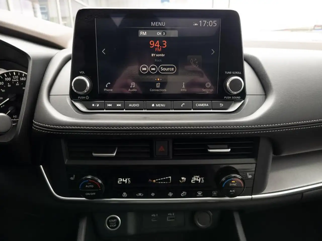 Nissan Rogue снимка Nissan Rogue