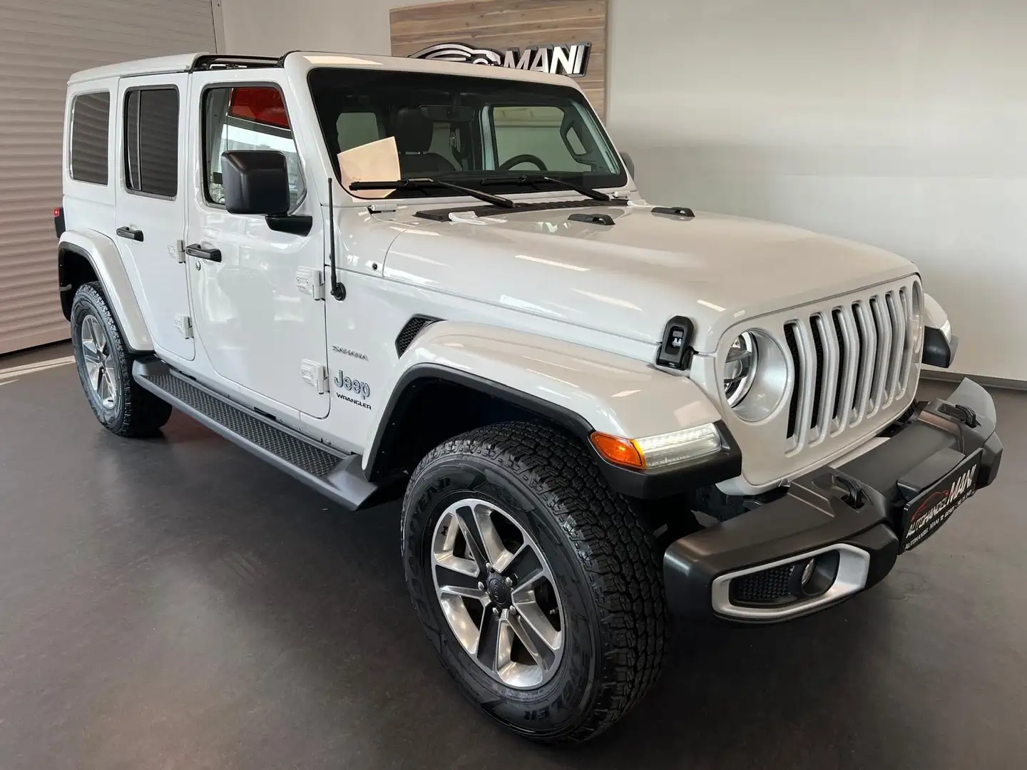 Jeep Wrangler / Wrangler Unlimited Sahara Blanco - 1