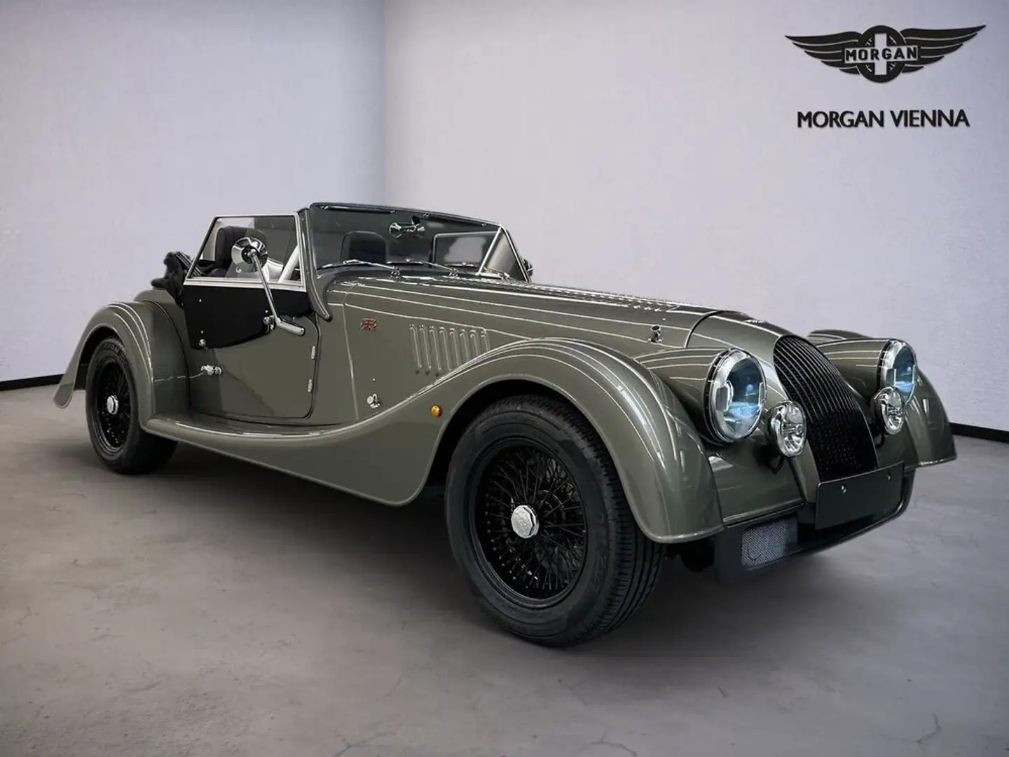 Morgan Plus 4 / Driving Package / Sennheiser Sound Grün - 2