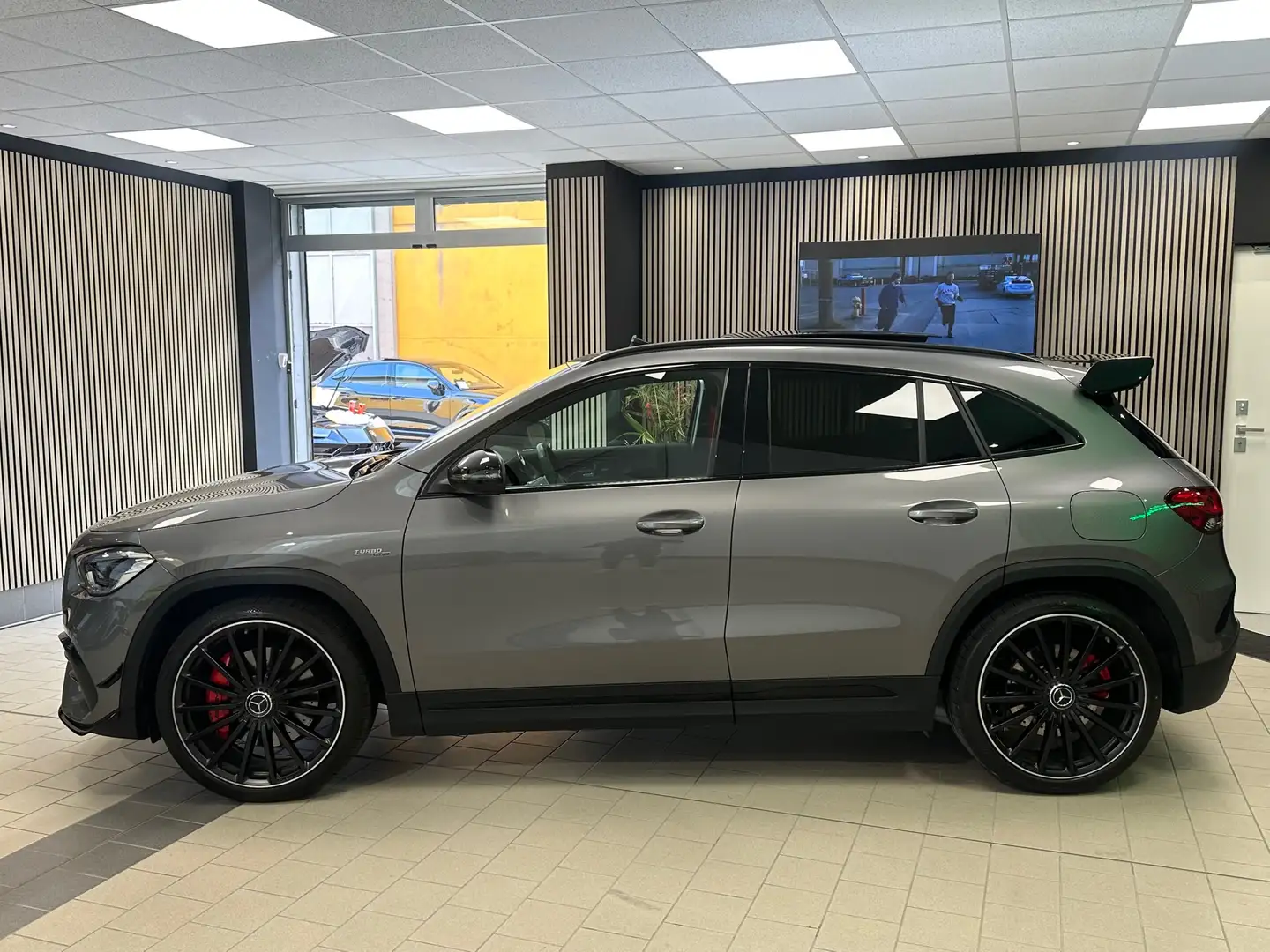 Mercedes-Benz GLA 35 AMG Race Edition 4matic auto ( In Arrivo) Argento - 2