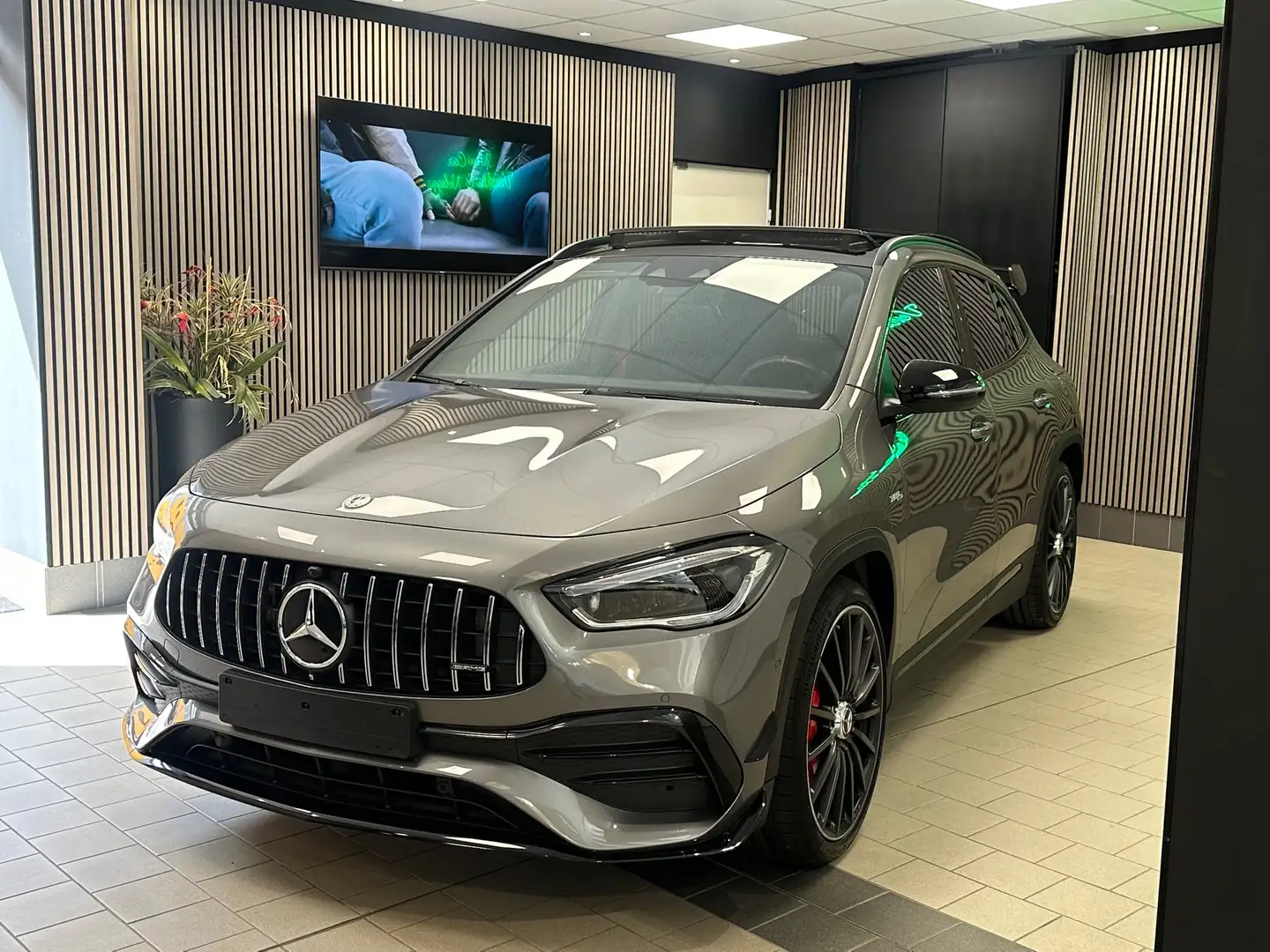 Mercedes-Benz GLA 35 AMG Race Edition 4matic auto ( In Arrivo) Argento - 1