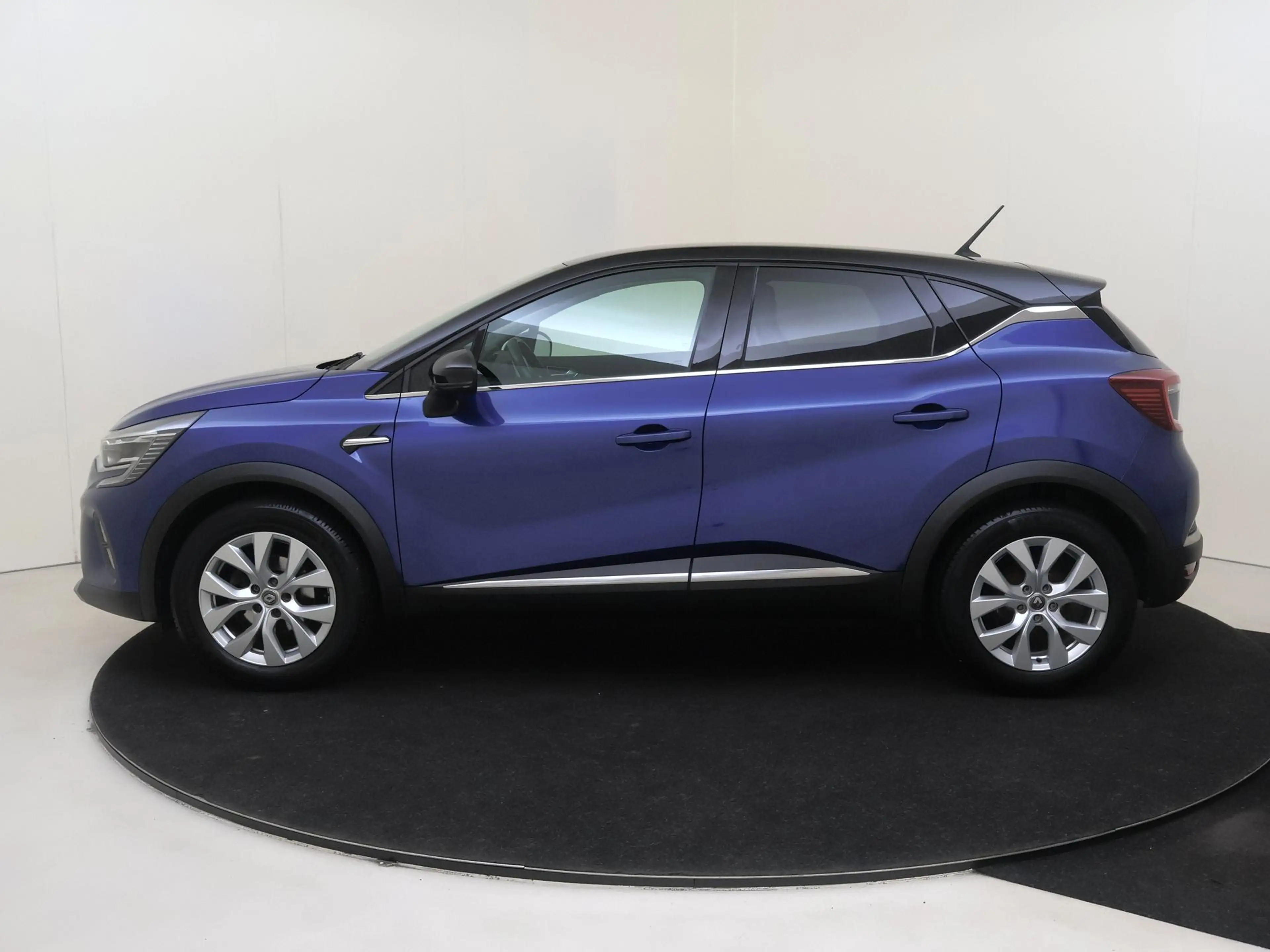 Renault Captur 1.0 TCe 100 Intens — photo 8