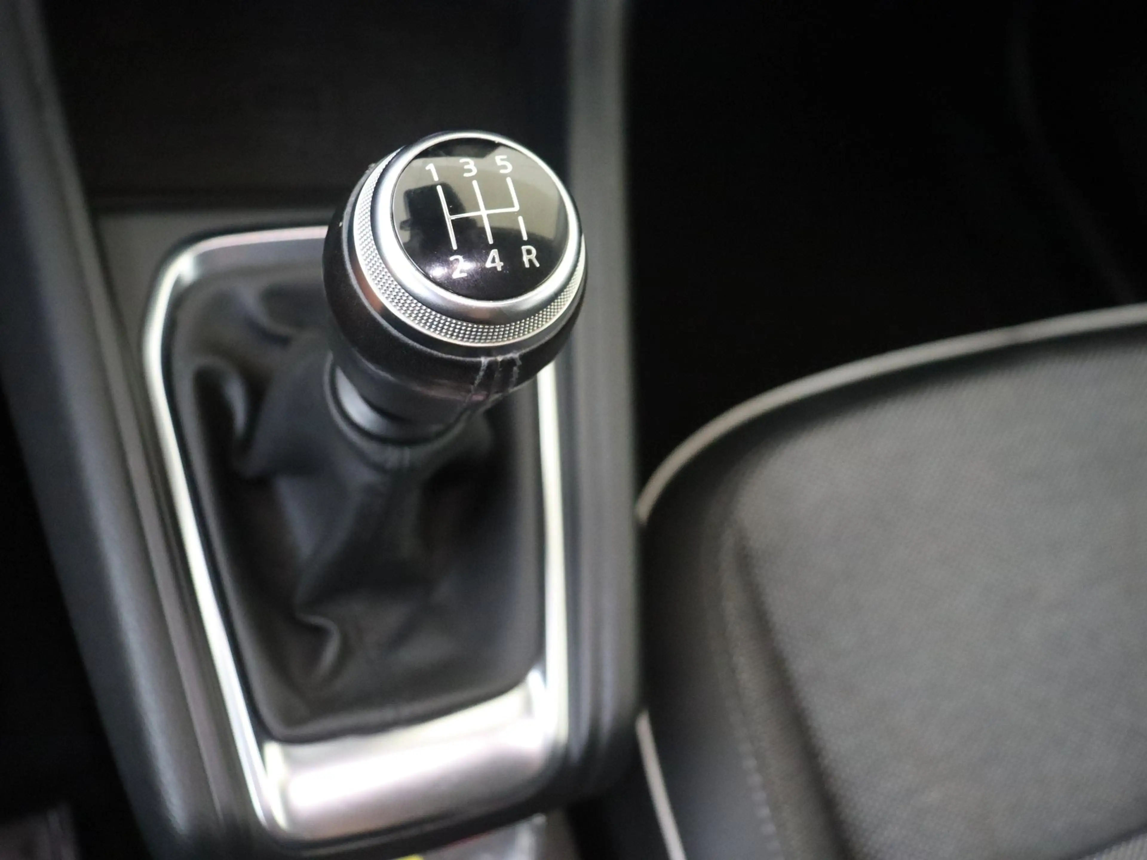 Renault Captur 1.0 TCe 100 Intens — photo 14