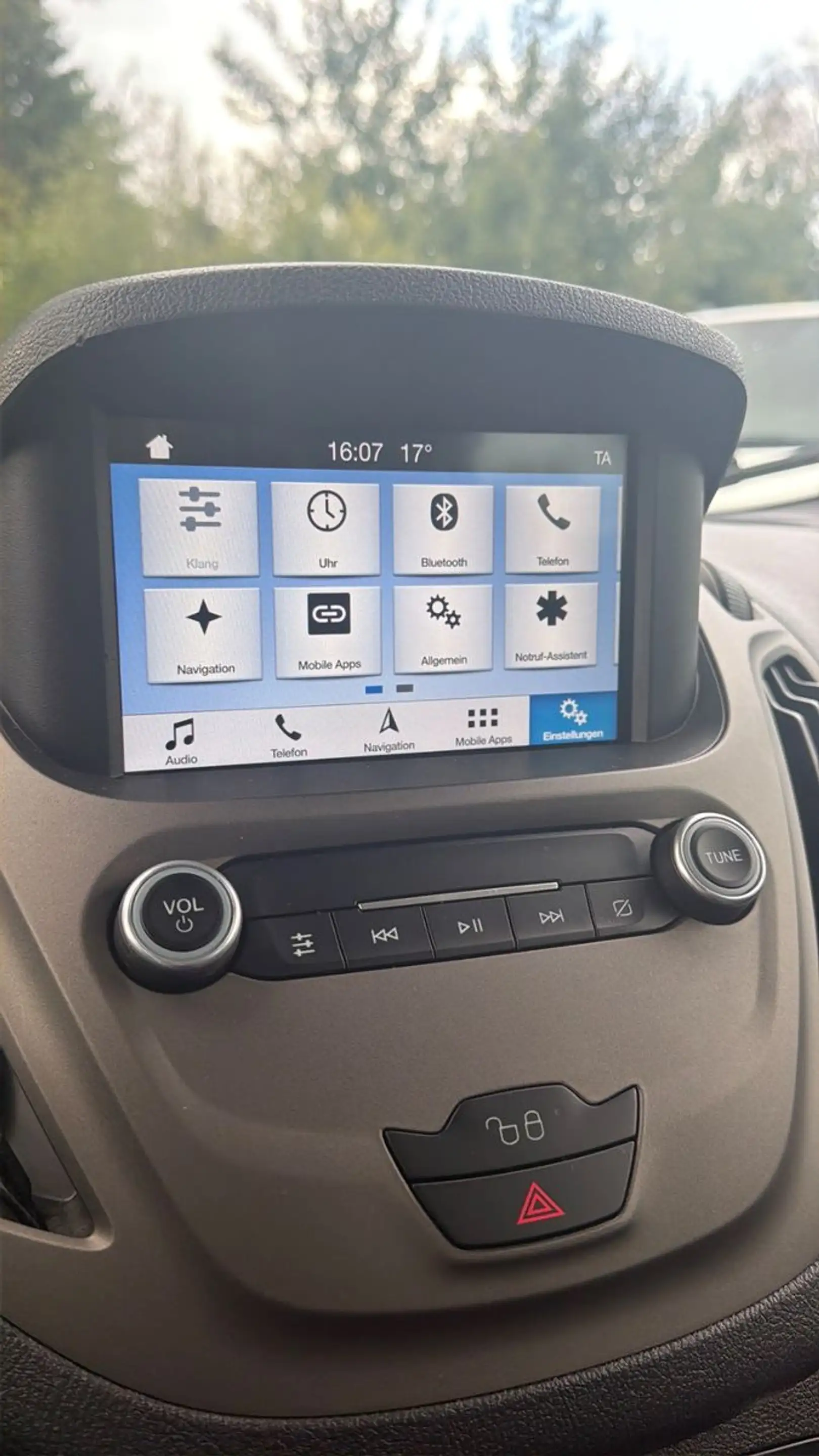 Ford Transit Courier TRANSIT COURIER TREND 5-SITZE/NAVI/KLIMA/SITZHZG — photo 15