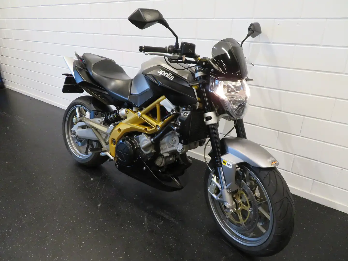 Aprilia Shiver 750 ZEER FRAAI! KOM LANGS Goud - 2