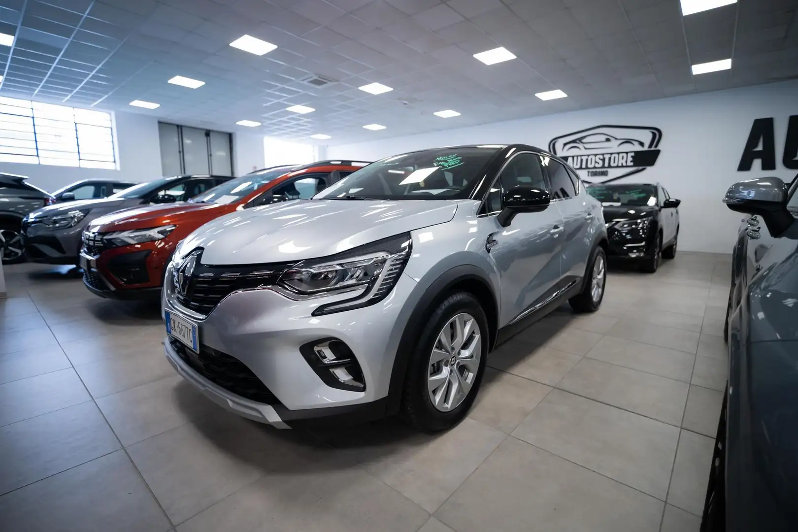 Renault Captur 1.6 E-Tech phev Intens 160cv auto my21 Grigio - 1