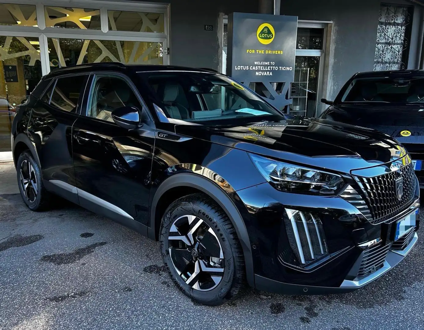 Peugeot 2008 2008 Hybrid 145 e-DCS6 GT Nero - 2