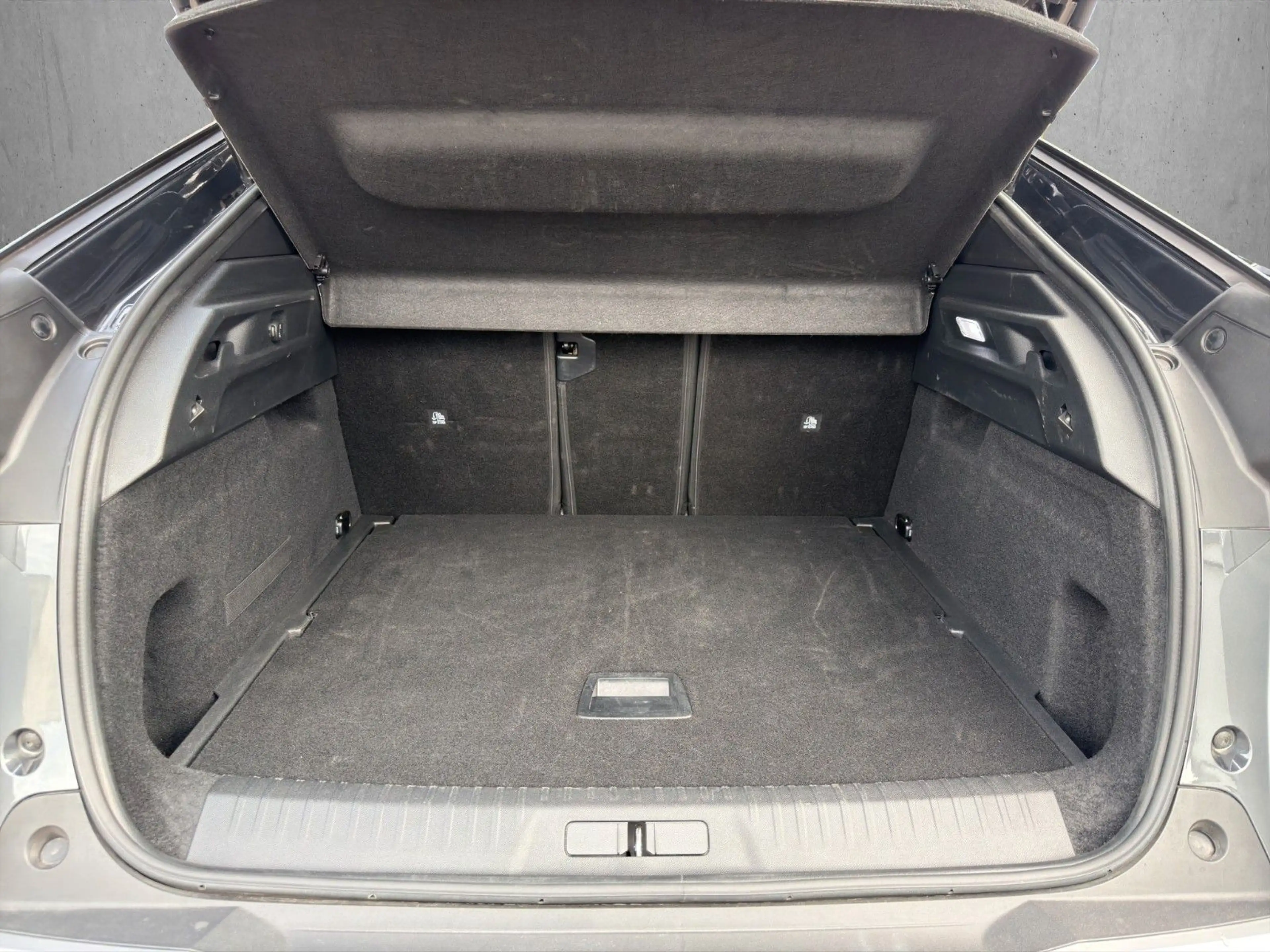 Peugeot 3008 Allure HYBRID 145  *360Kamera*ACC*SHZ — photo 15