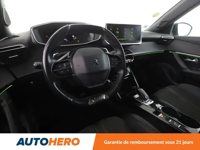 Peugeot 2008 view 11
