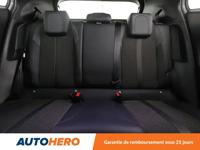 Peugeot 2008 view 16