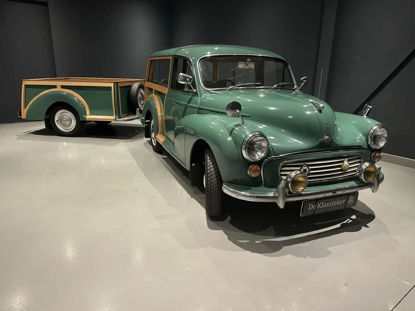 Oldtimer Morris Minor Traveler Vert - 1