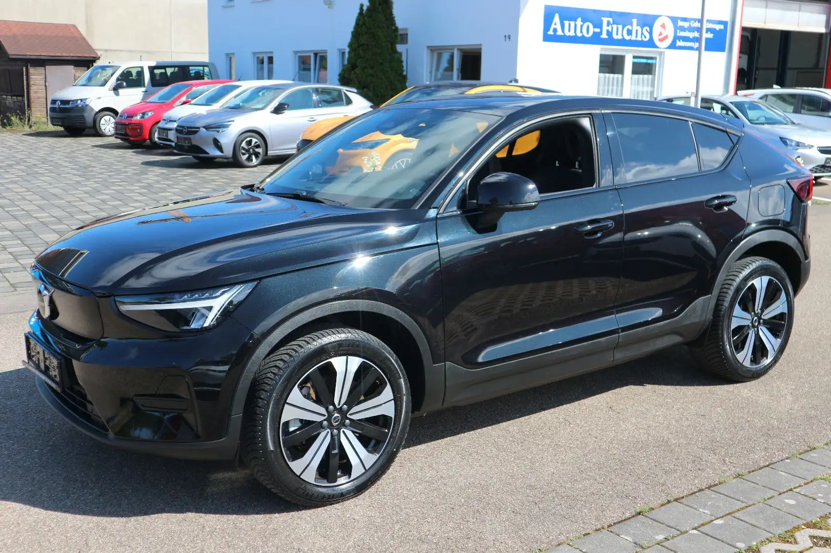 Volvo C40 Elektrofahrzeug Leder Anhängerkupplung 79kWh Negro - 1