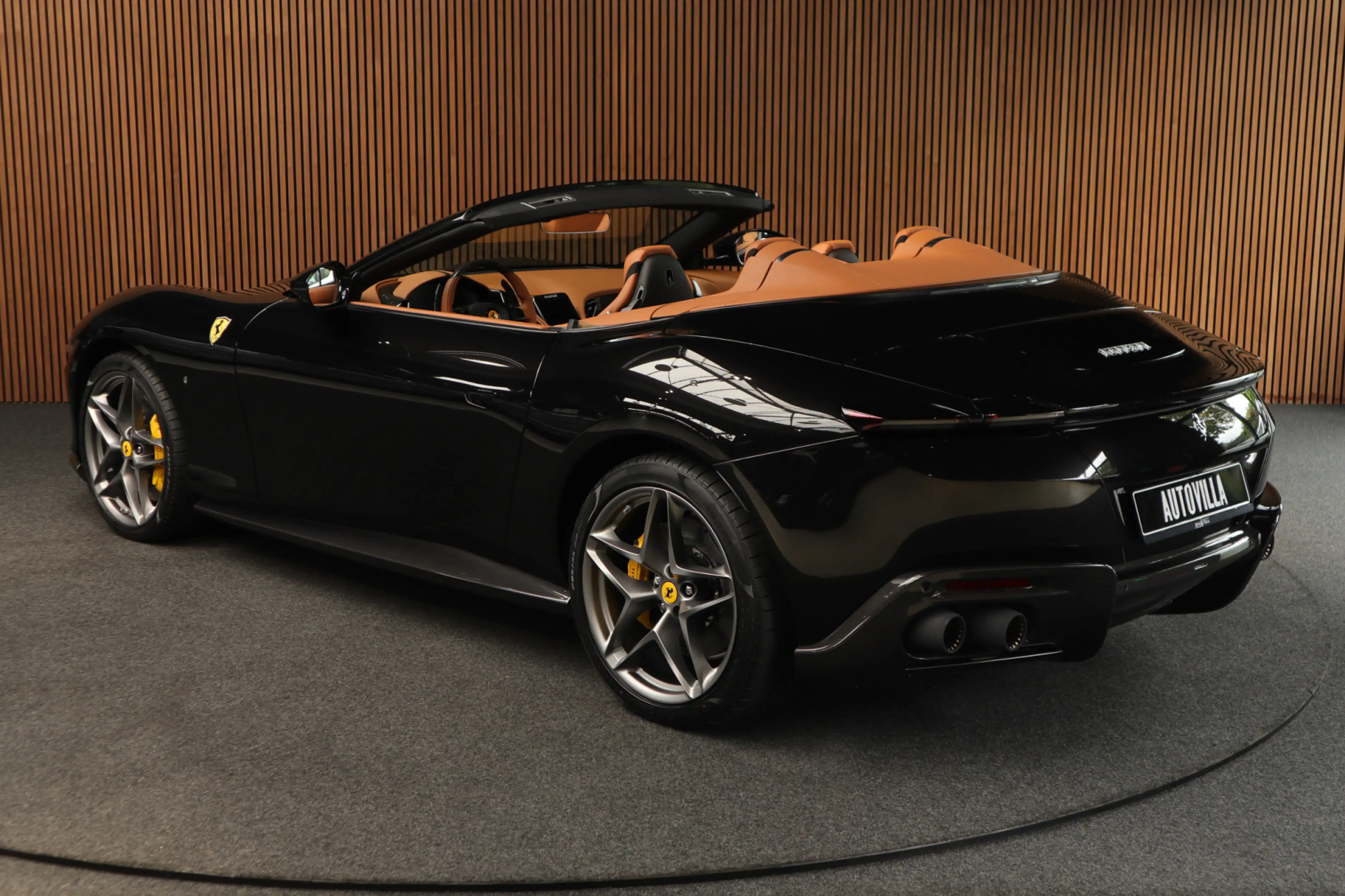Ferrari Roma Spider 3.9 V8 Passenger Display-360-Carbon-Daytona — photo 6