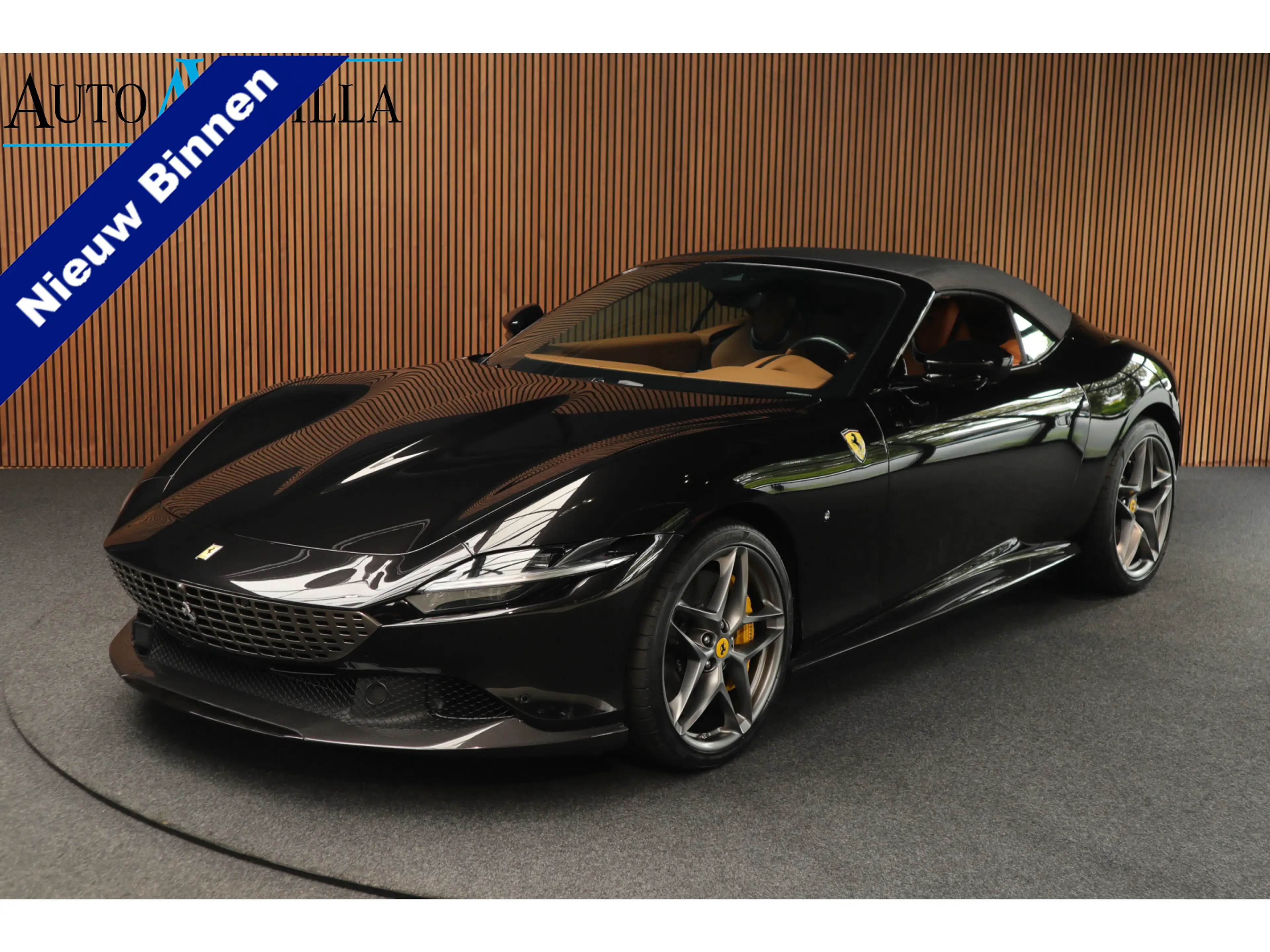 Ferrari Roma Spider 3.9 V8 Passenger Display-360-Carbon-Daytona