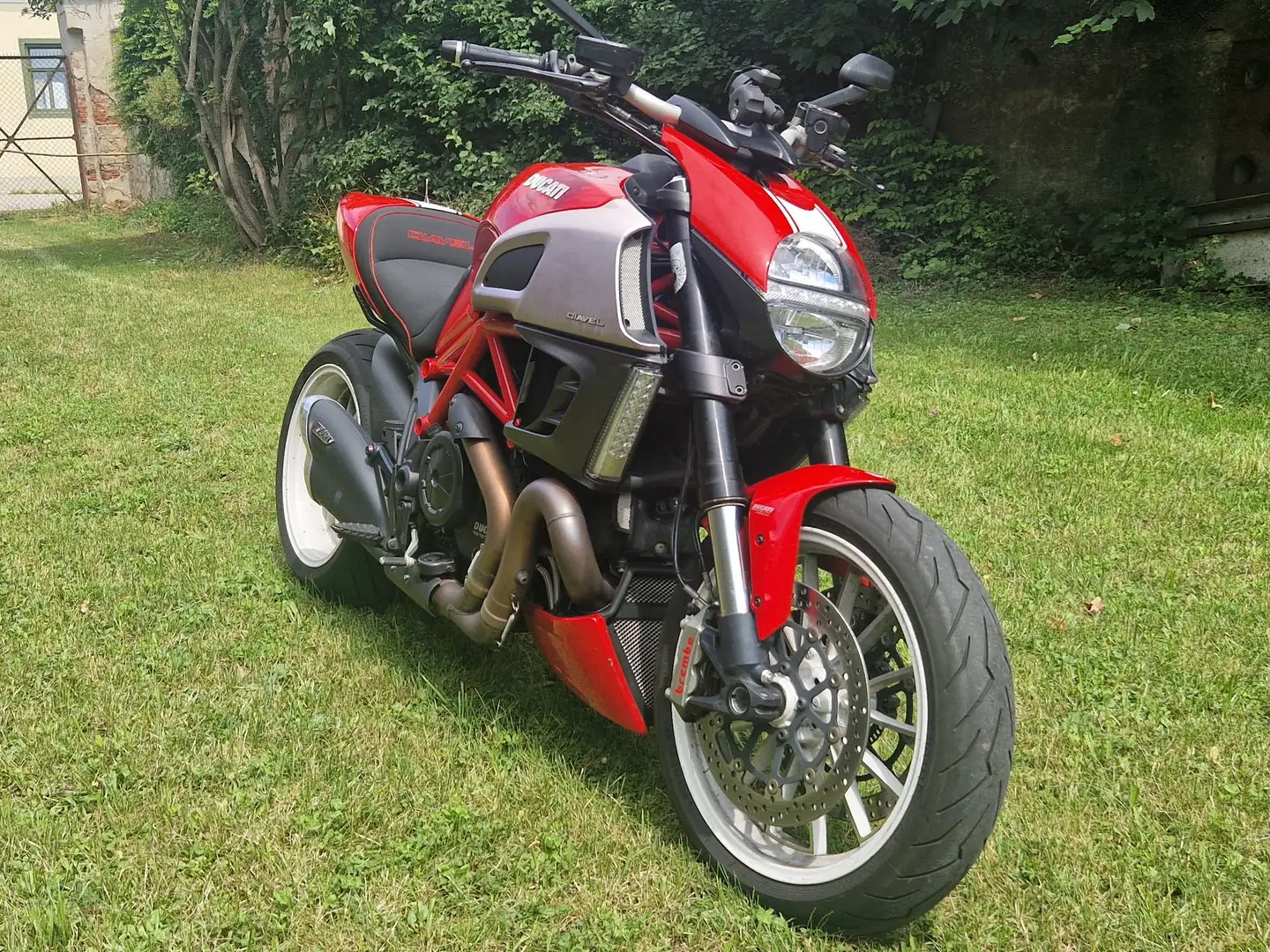 Ducati Diavel Carbon ABS 1198 Rouge - 1