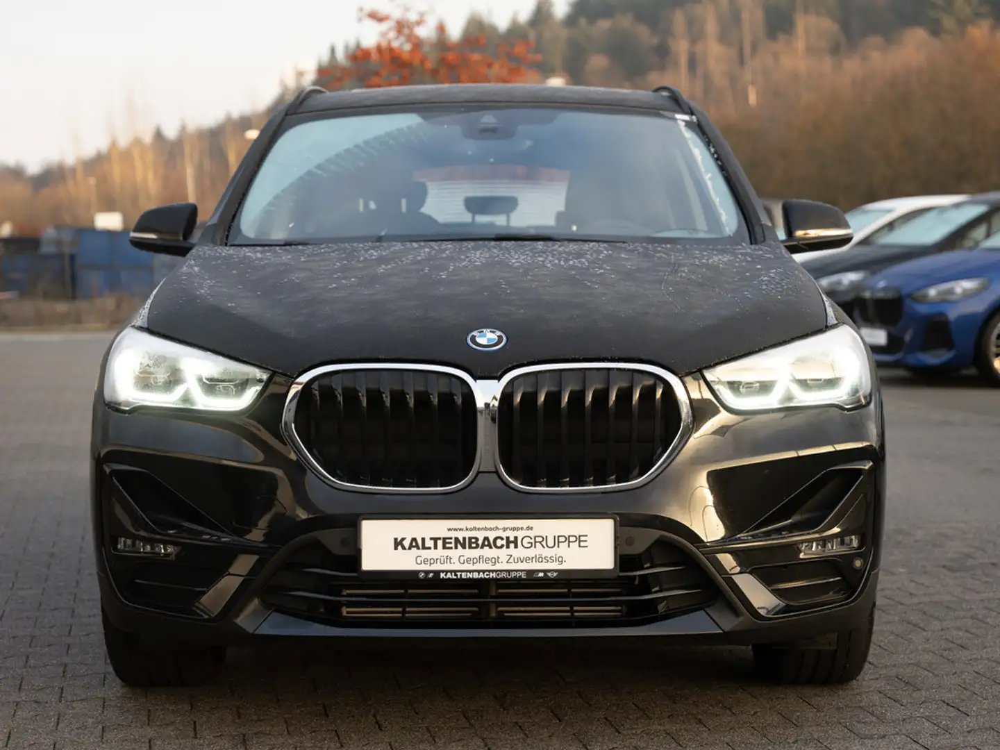 BMW X1 xDrive 25e Sport Line PANO LED HUD NAVI Schwarz - 2