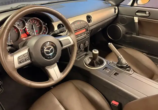 Mazda MX-5 view 7