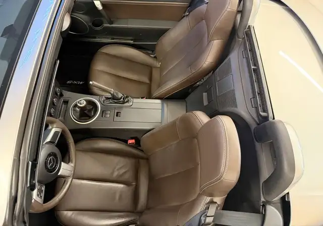 Mazda MX-5 view 6