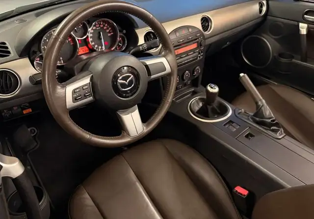 Mazda MX-5 view 9