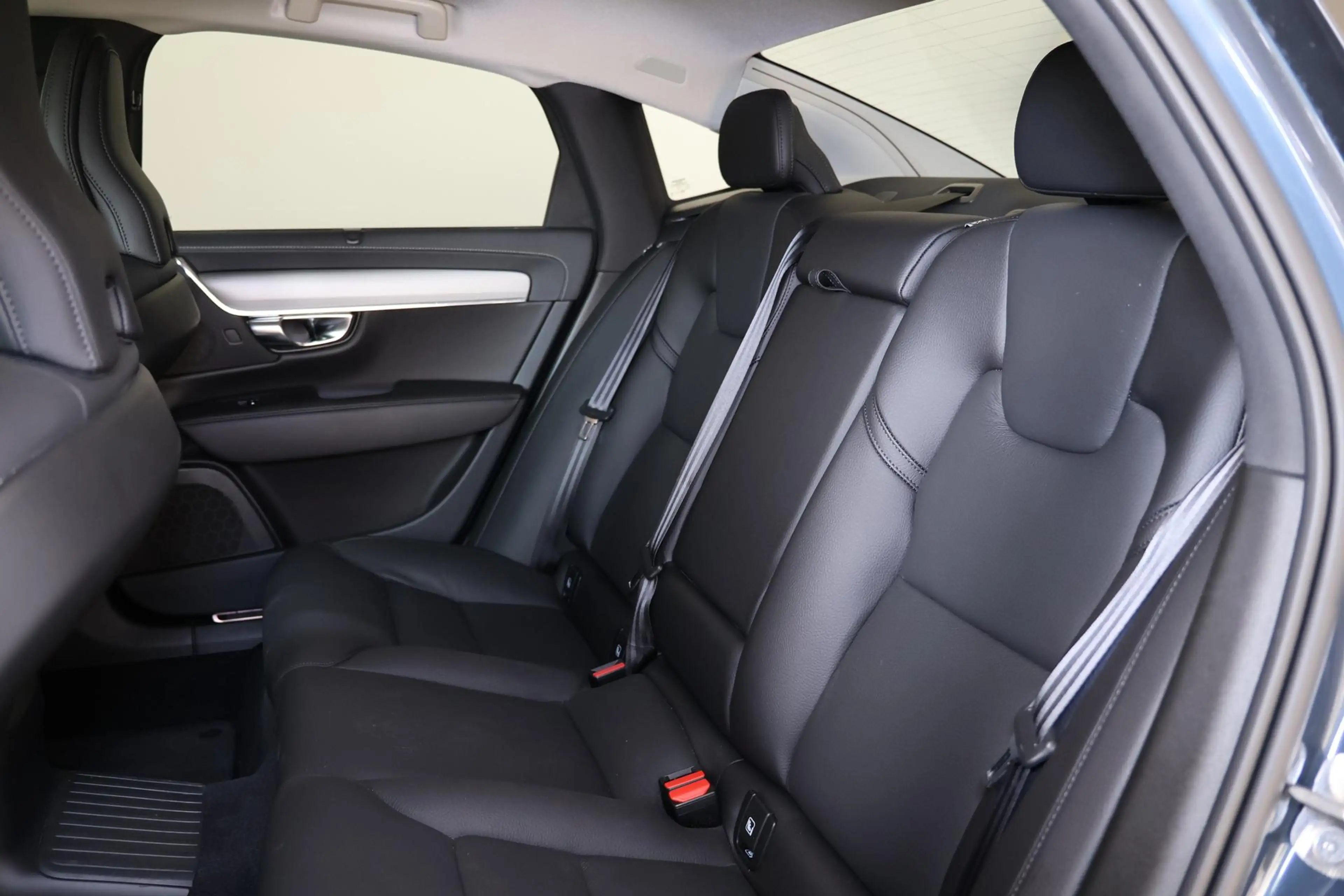 Volvo S90 T8 AWD Plus Dark - Schuif/kanteldak - IntelliSafe — photo 15