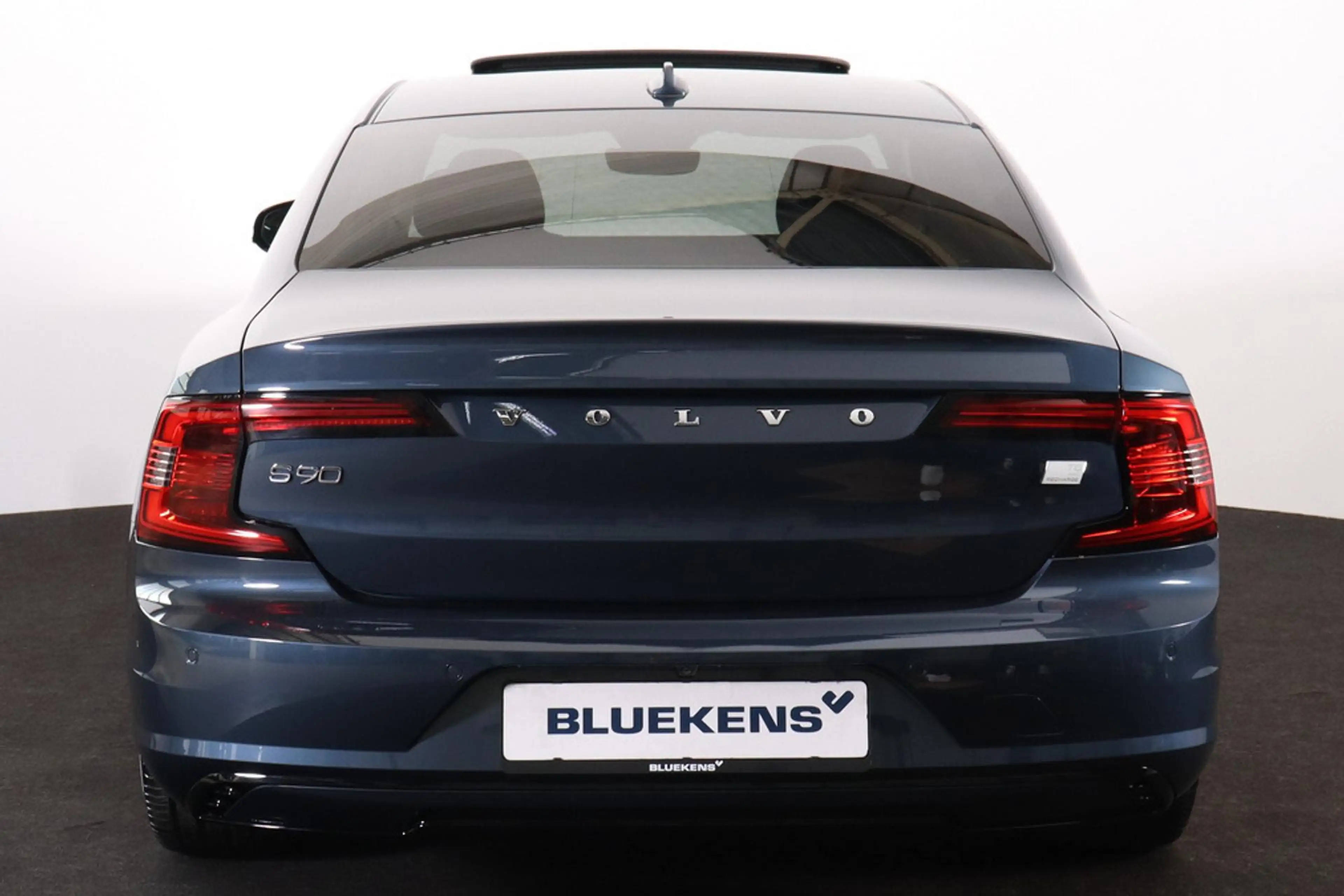 Volvo S90 T8 AWD Plus Dark - Schuif/kanteldak - IntelliSafe — photo 4
