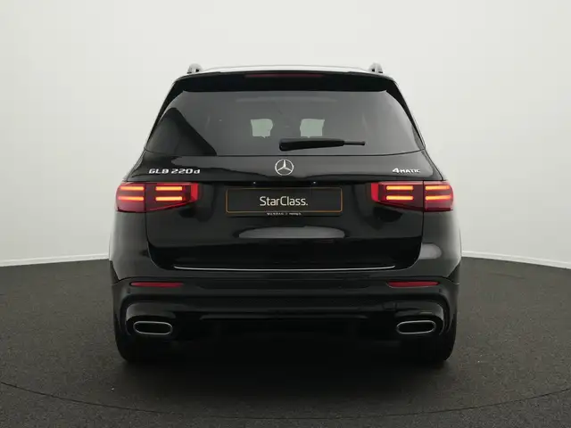 Mercedes-Benz GLB view 4
