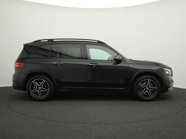 Mercedes-Benz GLB view 5