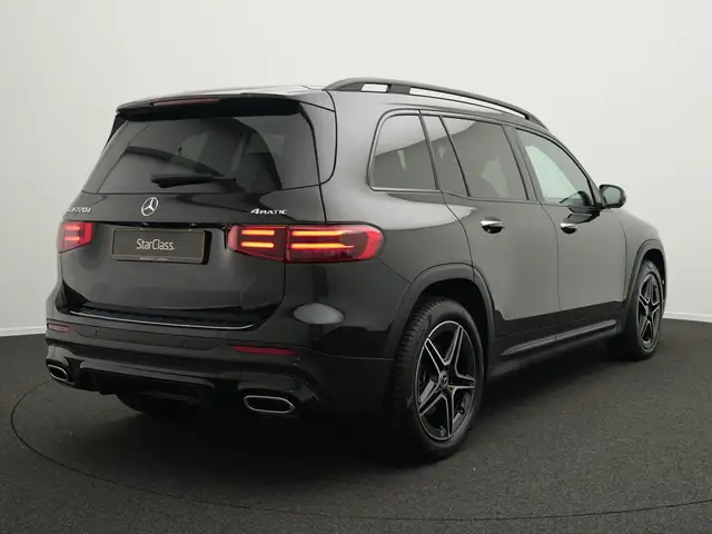 Mercedes-Benz GLB view 3