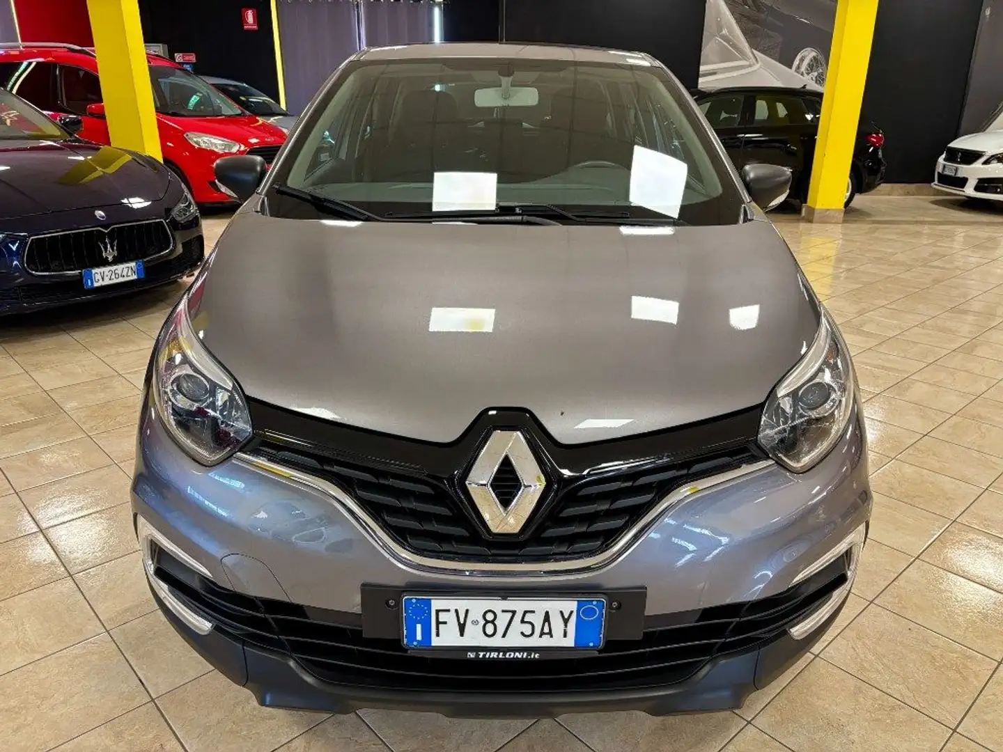 Renault Captur TCe 12V 90 CV Business OK NEOPATENTATO Grigio - 2