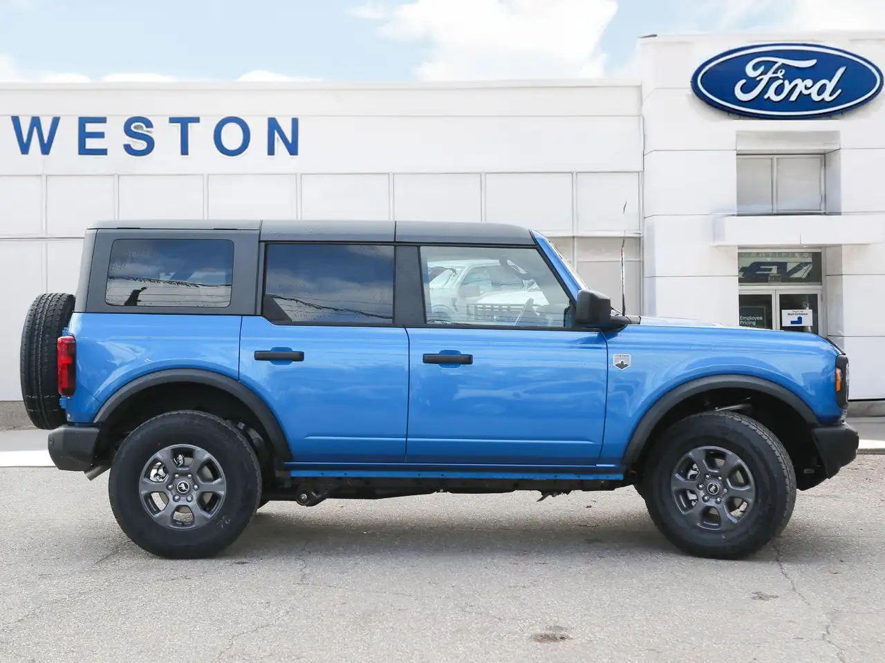 Ford Bronco снимка Ford Bronco