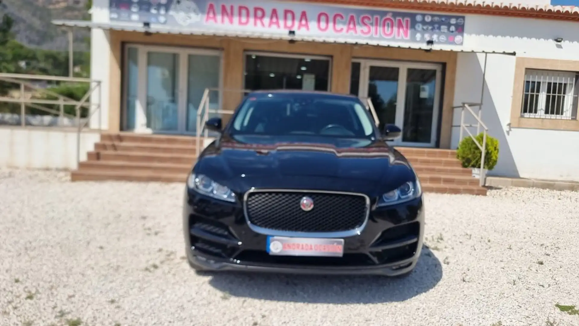 Jaguar F-Pace 2.0L i4D 120kW Pure Negro - 2