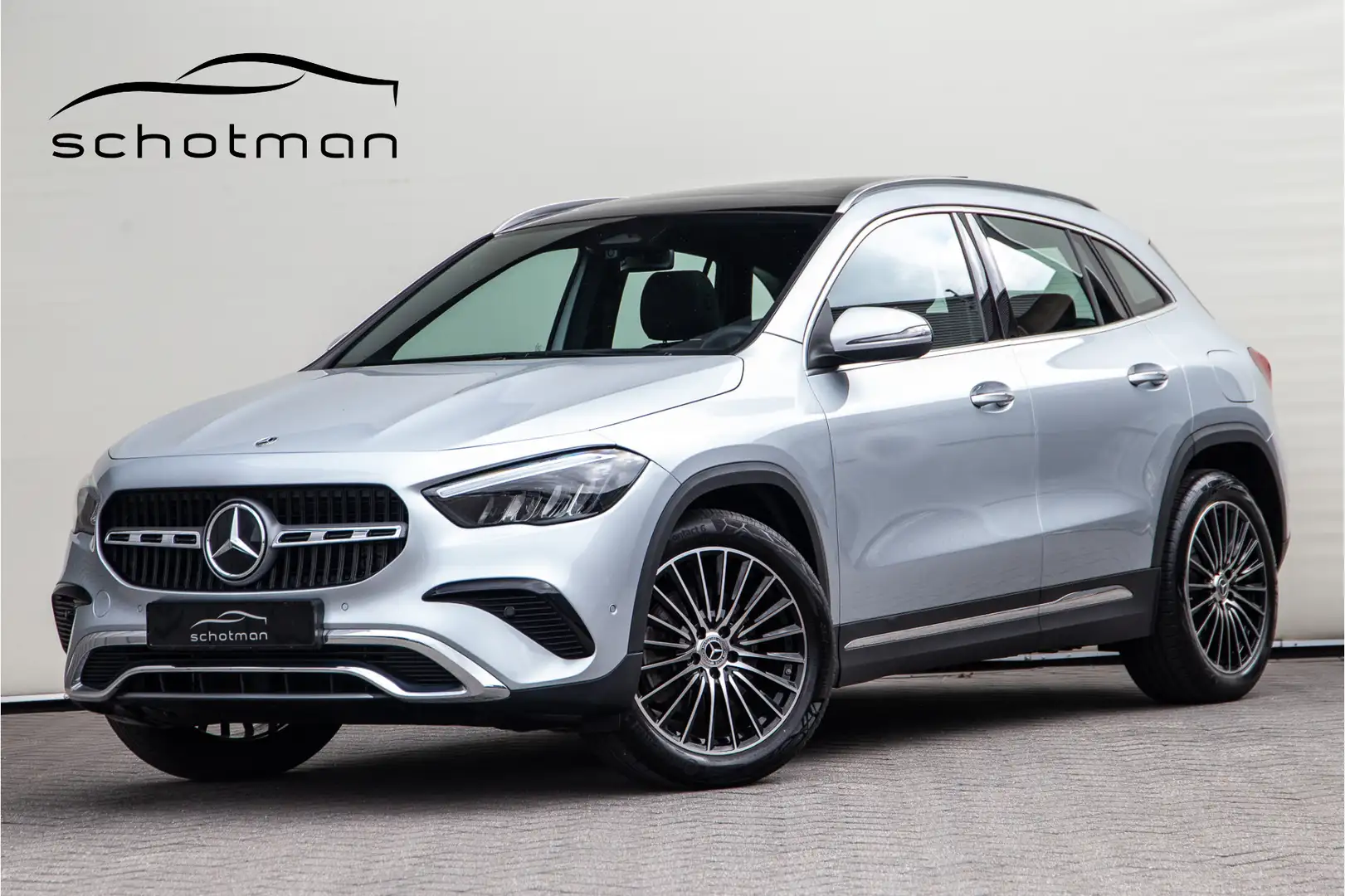 Mercedes-Benz GLA 250 e Luxury Line, Panorama, Key-Less, Hybrid 2024 Gris - 1