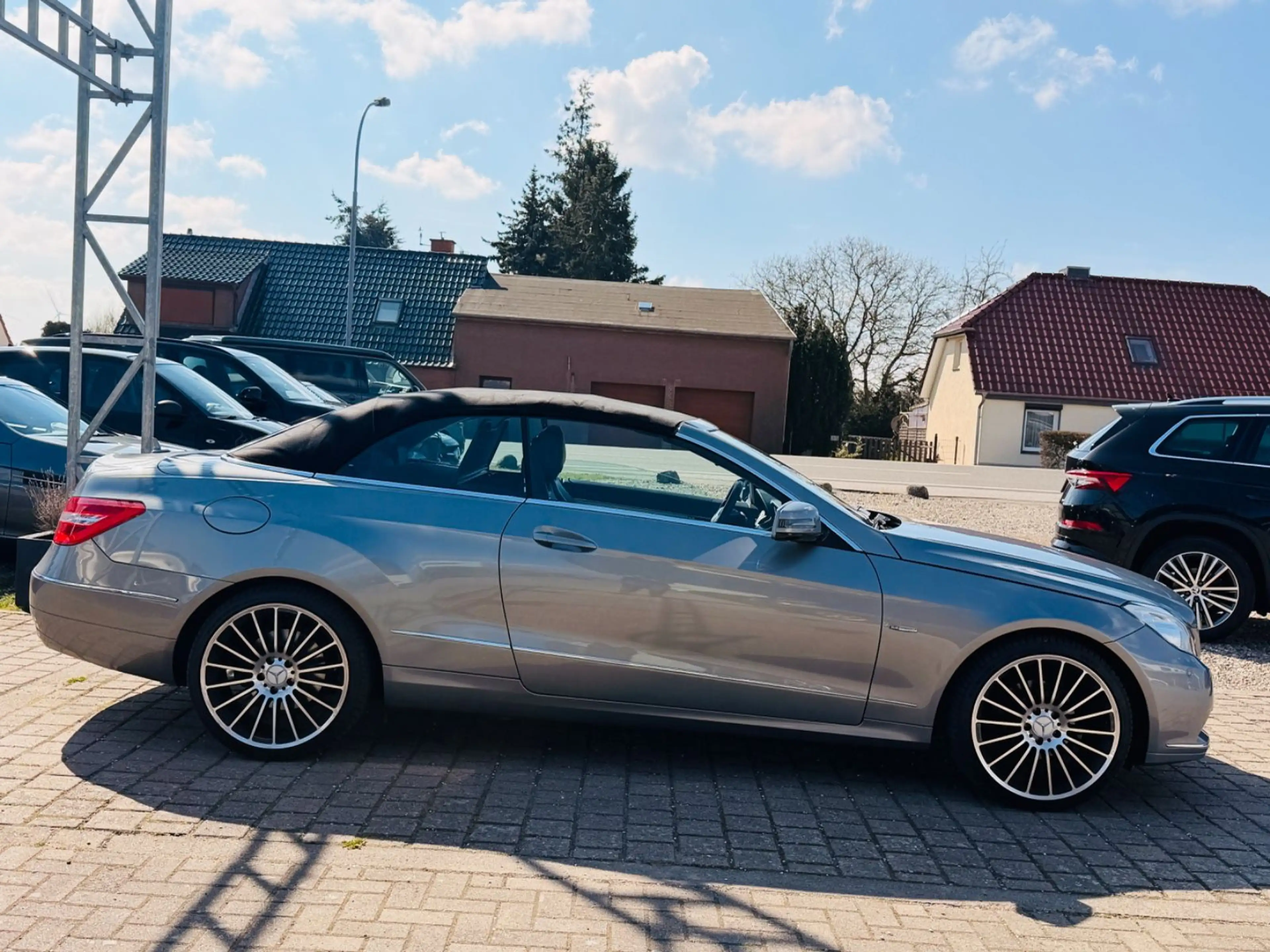 Mercedes-Benz E 250 Cabrio CGI BlueEfficiency *LEDER*NAVI* — photo 6