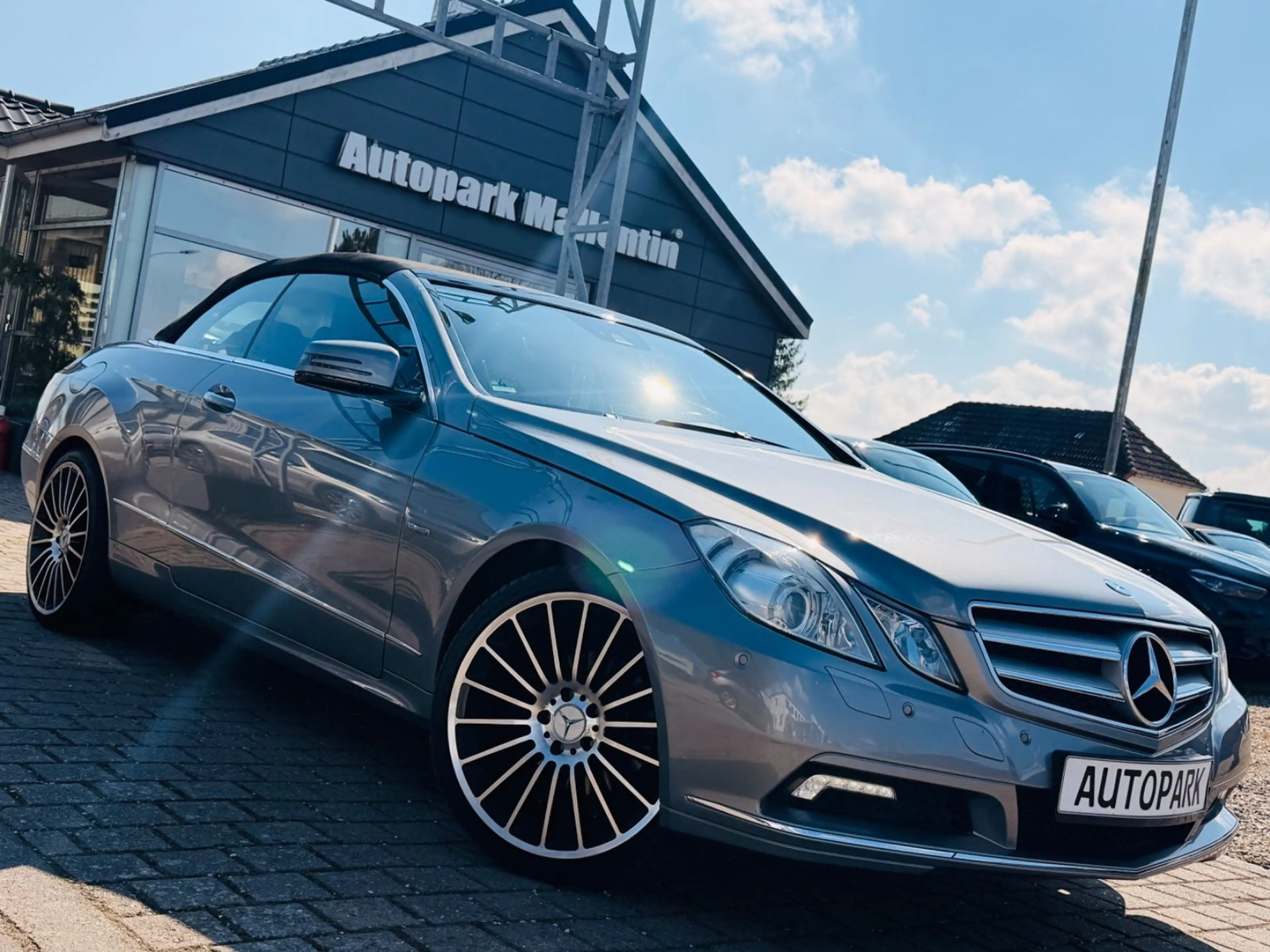 Mercedes-Benz E 250 Cabrio CGI BlueEfficiency *LEDER*NAVI*
