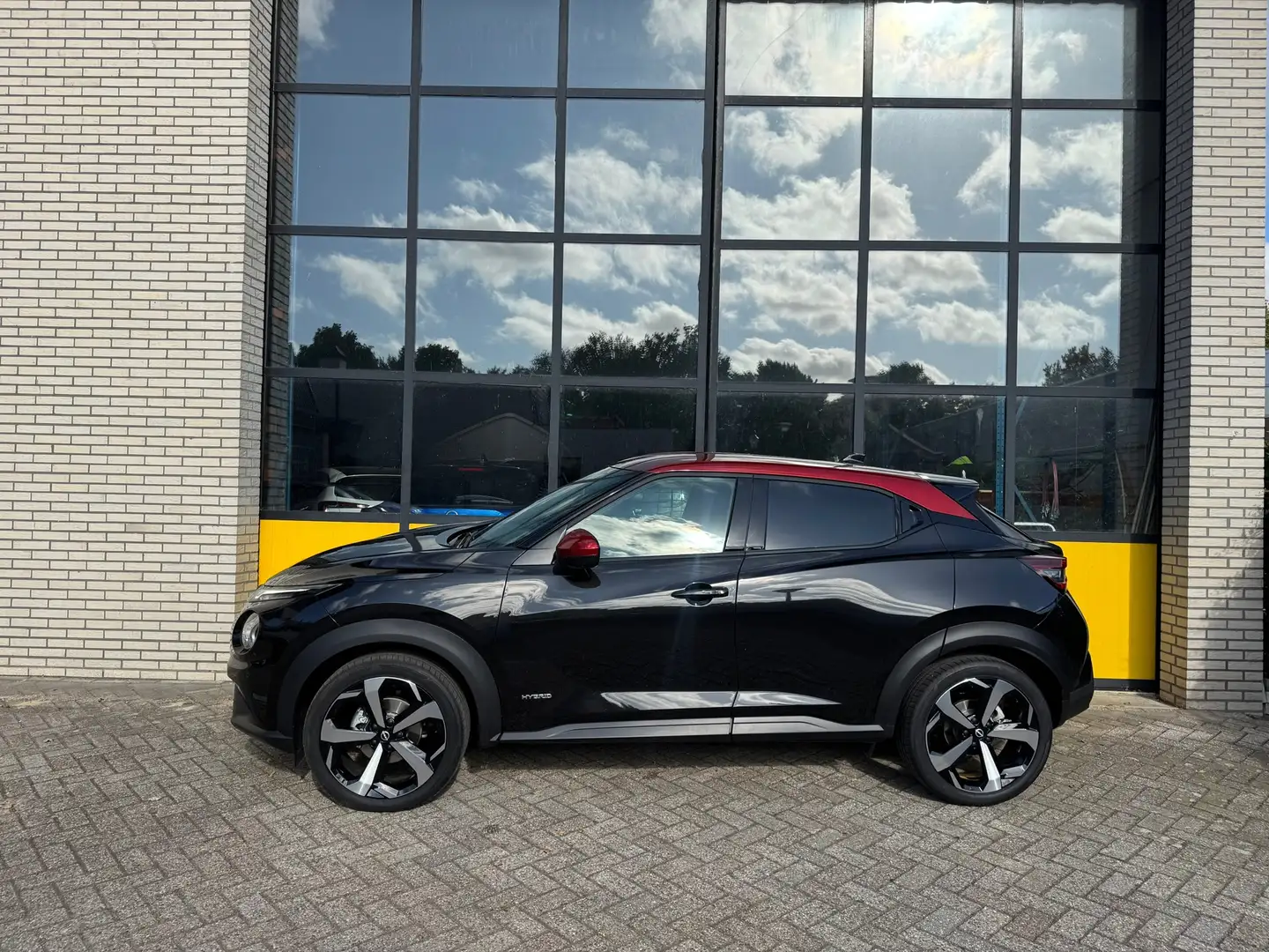 Nissan Juke 1.6 Hybrid Tekna Zwart - 2
