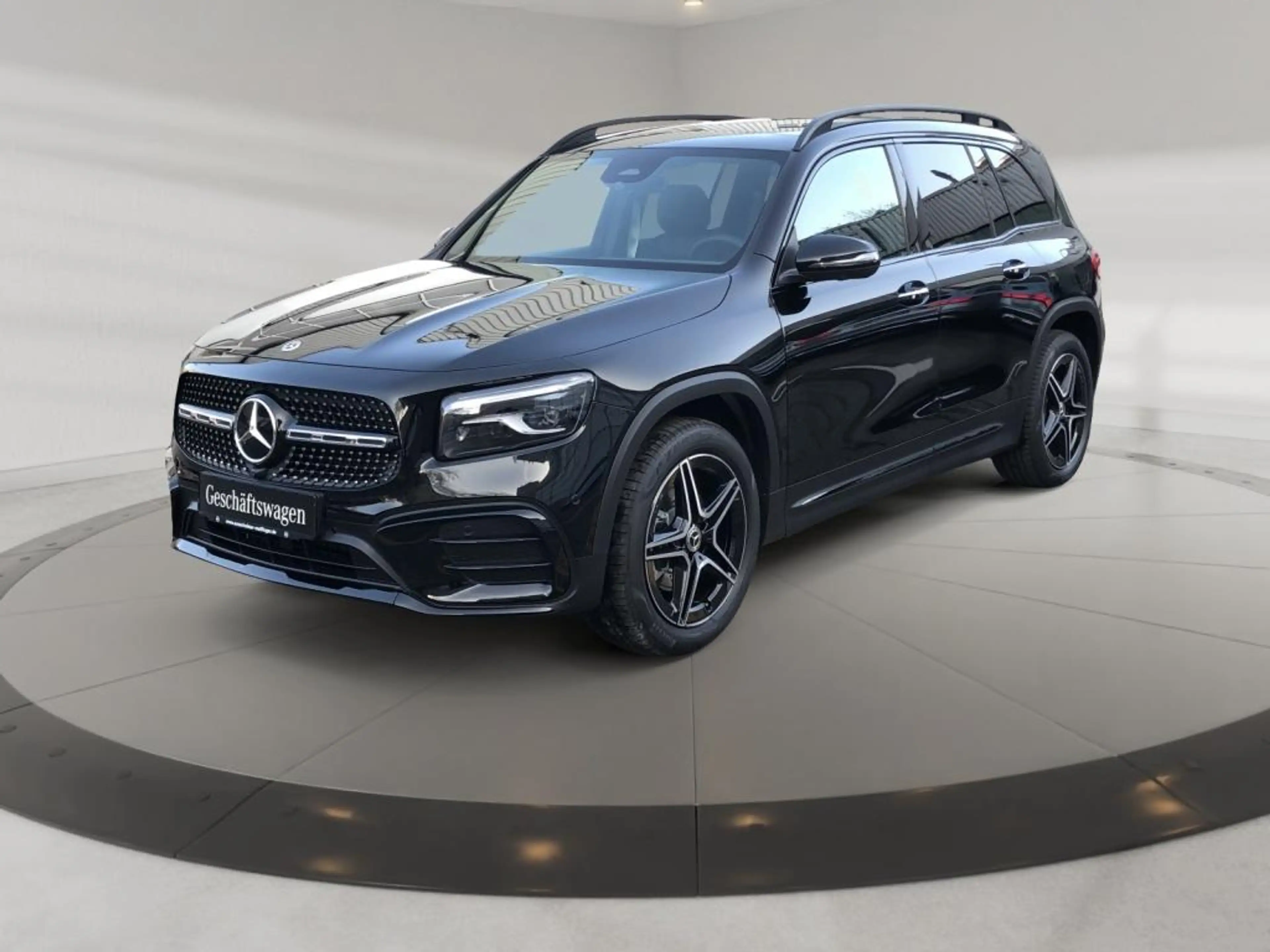 Mercedes-Benz GLB 200 AMG+ILS+MBUX+MBeam+Night+Carbon+AHK+Pano — photo 2