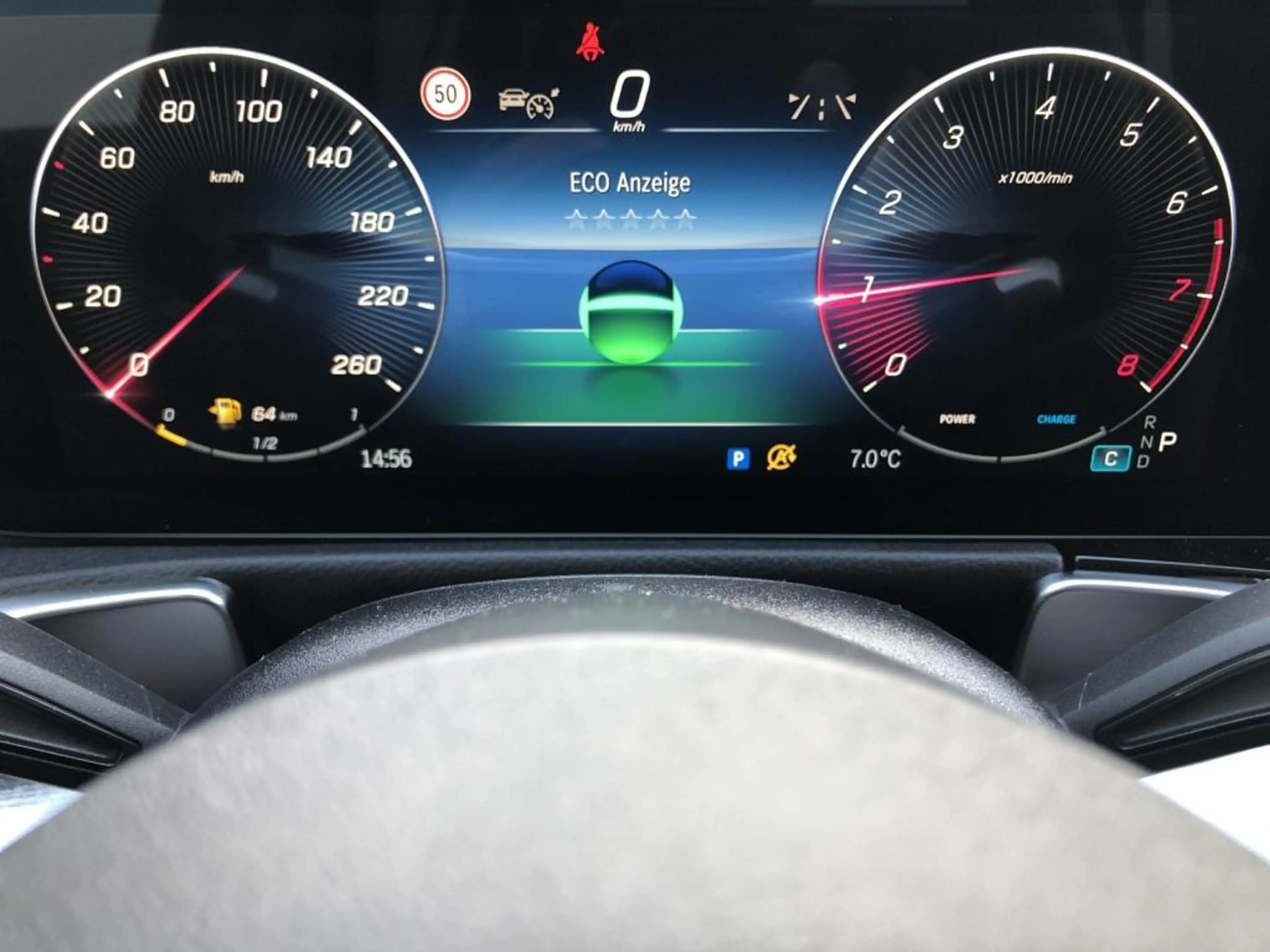 Mercedes-Benz GLB 200 AMG+ILS+MBUX+MBeam+Night+Carbon+AHK+Pano — photo 10
