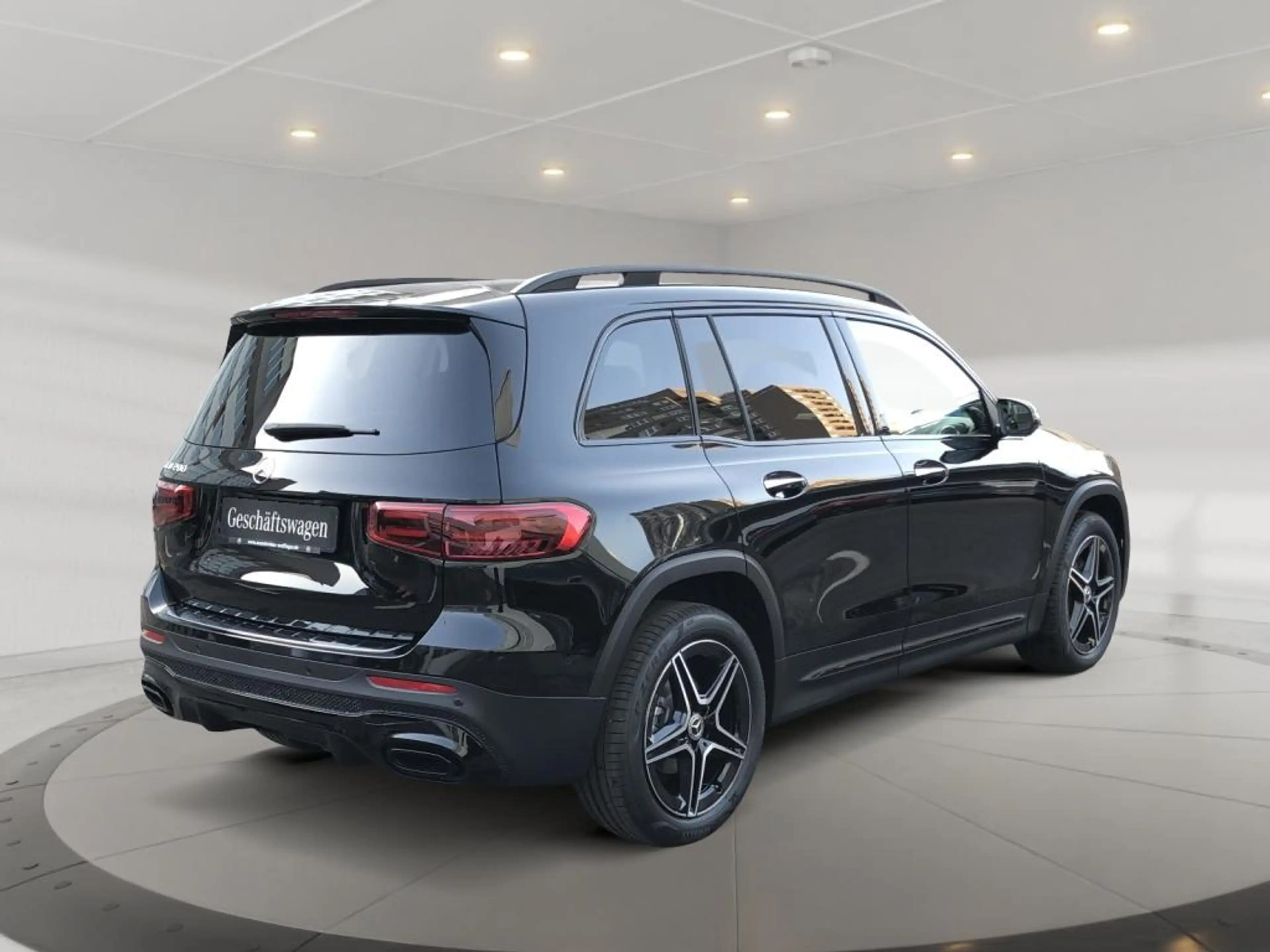 Mercedes-Benz GLB 200 AMG+ILS+MBUX+MBeam+Night+Carbon+AHK+Pano — photo 3
