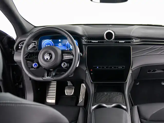 Maserati Grecale view 8
