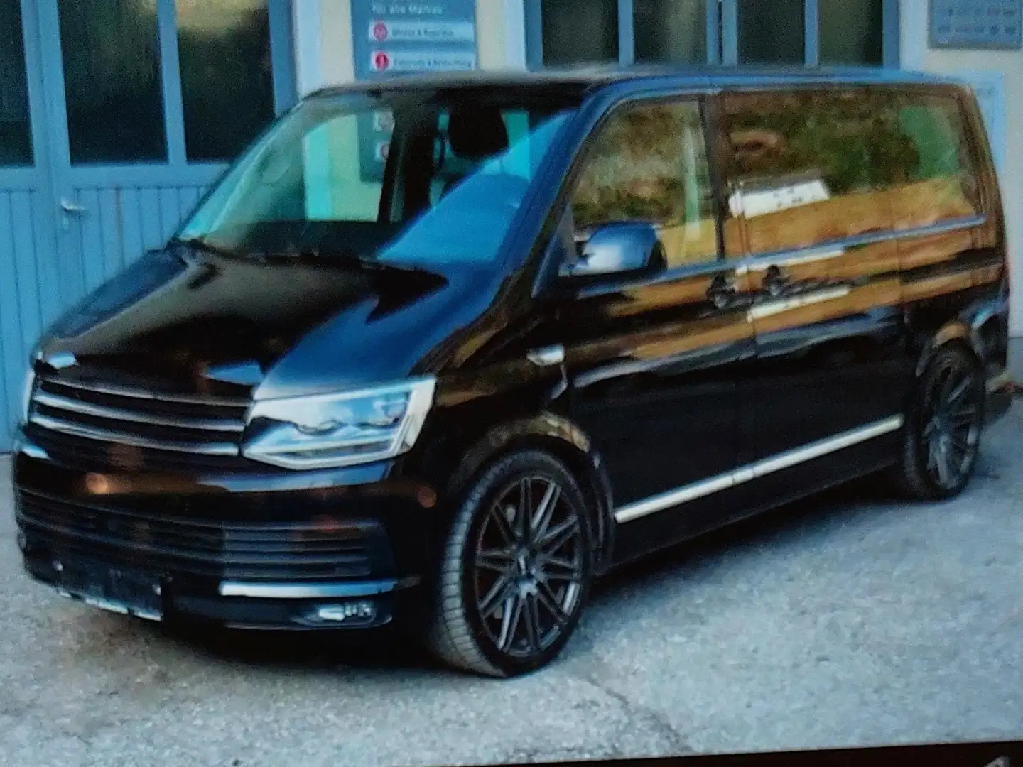 Volkswagen T6 Multivan Multivan Edition 2,0 TDI 4Motion DSG Edition Schwarz - 1