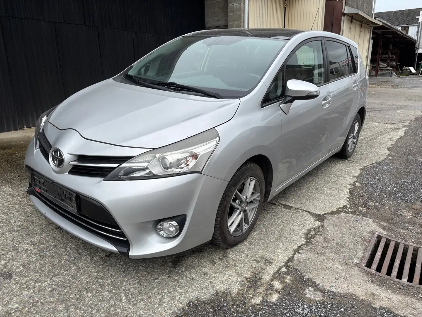 Toyota Verso 112 D-4D 5pl FAP SkyBlue voir description - 1