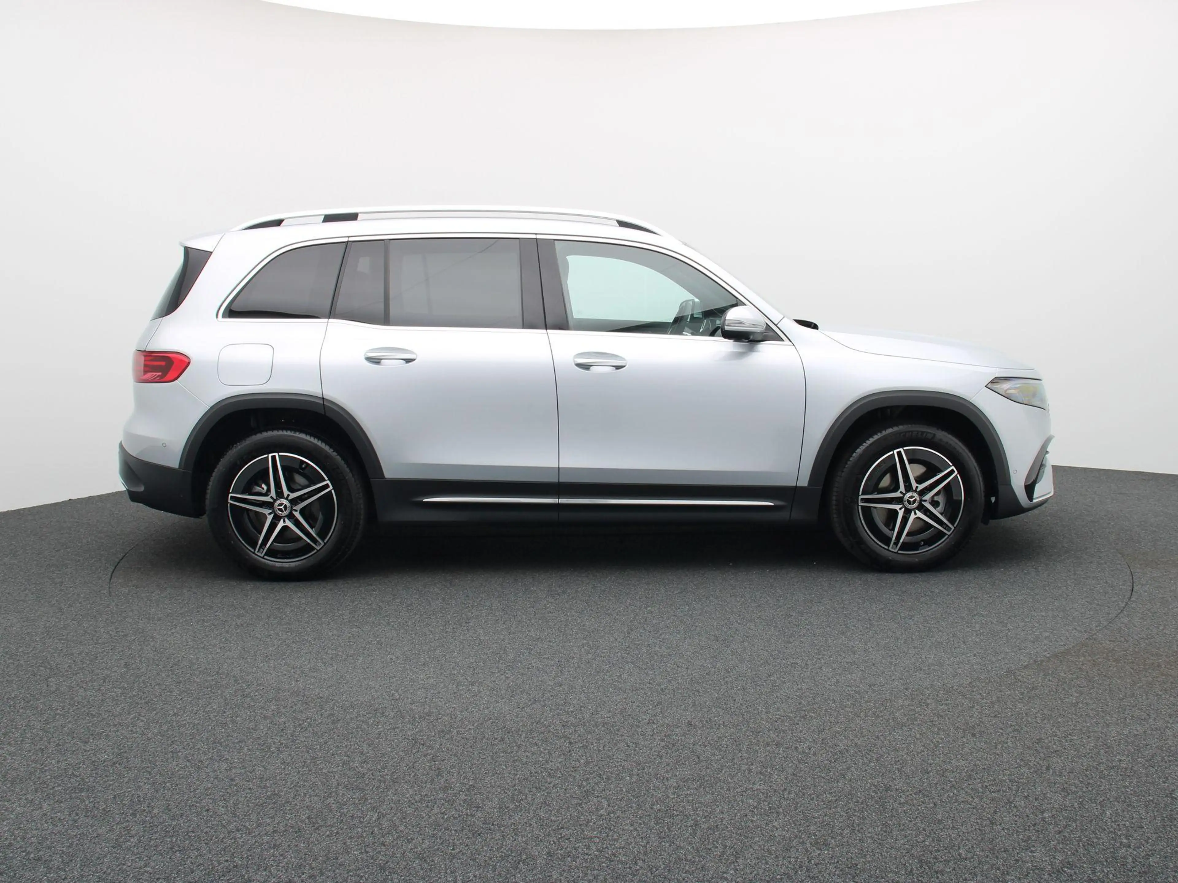 Mercedes-Benz EQB 250 250+ Business Star Edition + PANO DAK + BURMESTER — photo 6